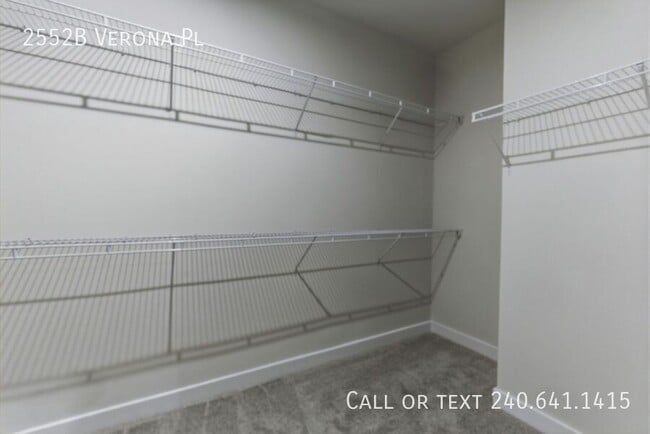 Building Photo - 2552 -B Verona Pl