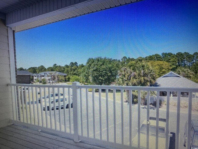 Building Photo - 2013 Silvercrest Dr