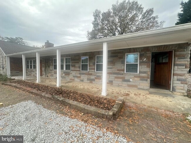 Building Photo - 7912 Bellefonte Ln