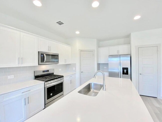 Building Photo - 1005 Winnsboro Lp