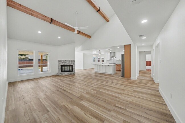 Building Photo - 4001 Bullock Dr
