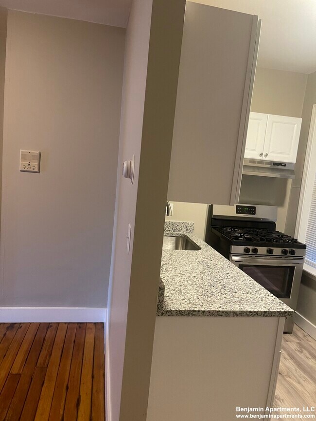 Building Photo - 75 Division St