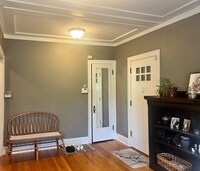 Building Photo - 920 W Waveland Ave