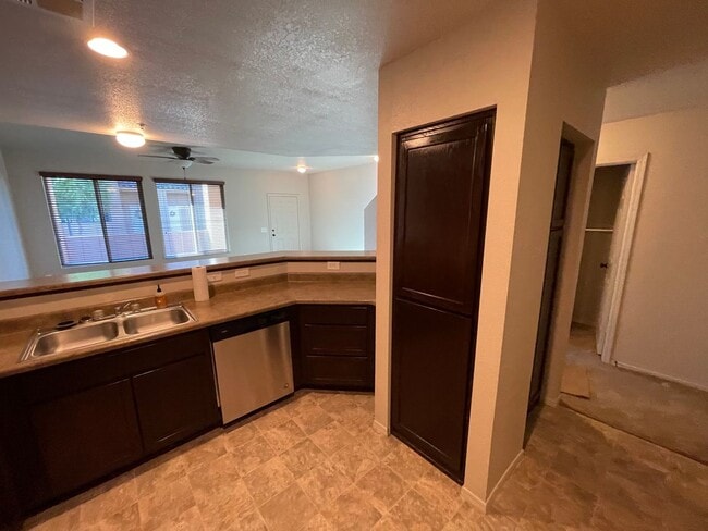 Building Photo - El Dorado Condo Available for RENT