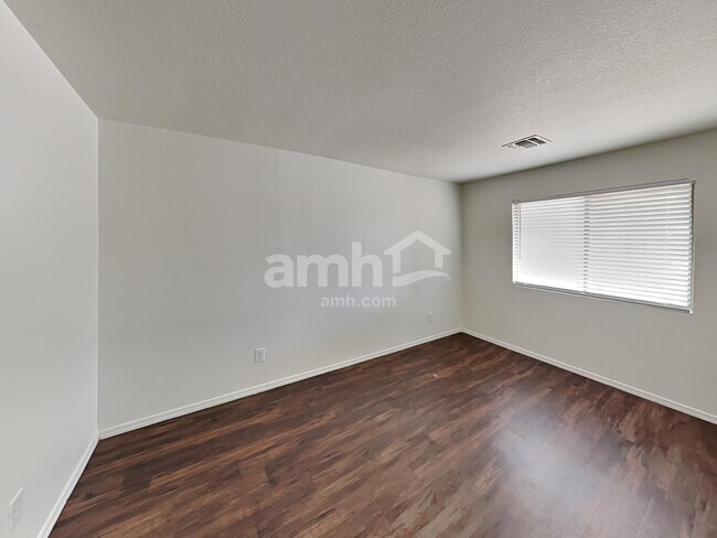 Building Photo - 1212 E Renegade Trl