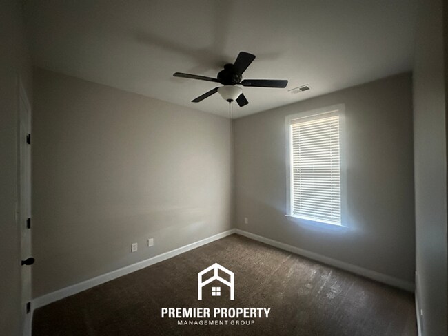 Building Photo - 6942 Lagrange Grove Dr