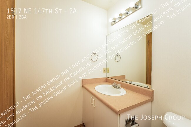 Building Photo - 1517 NE 147th St