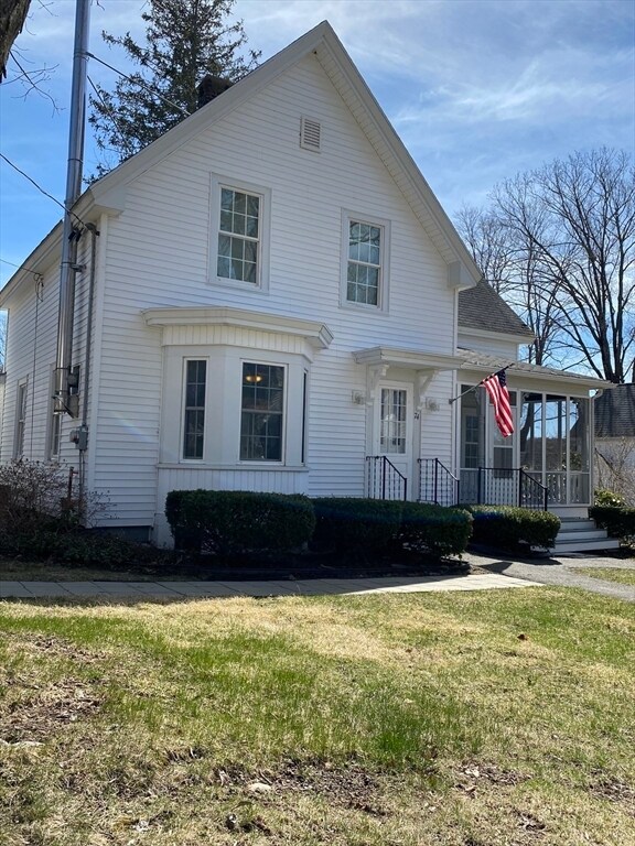 Building Photo - 74 Moore Ave