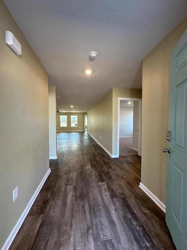 Building Photo - 3998 Whitetail Ln