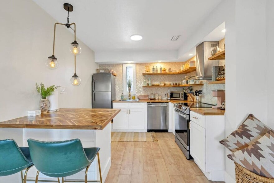 Building Photo - 318 Bream Ave