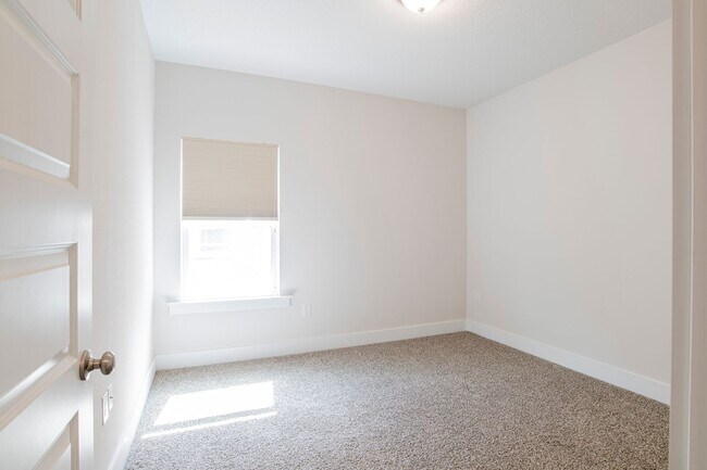 Building Photo - 1213 Meadow Trail