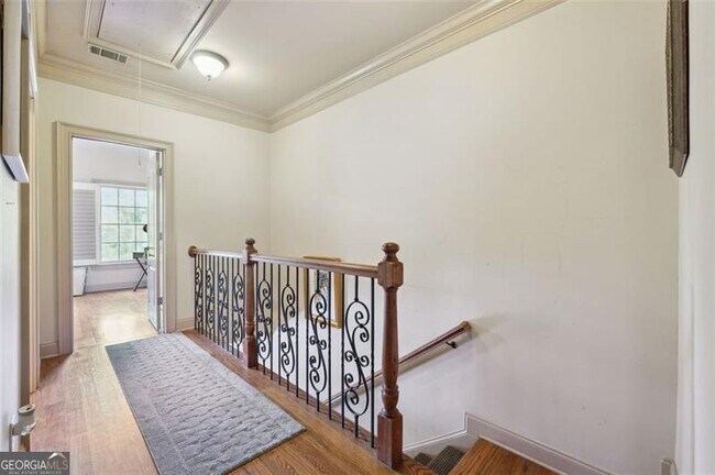 Building Photo - 1071 Pearl