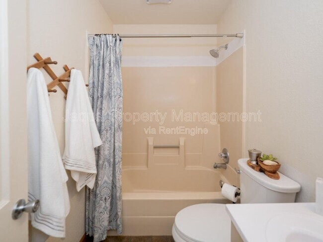 Building Photo - 1928 Eckener Dr