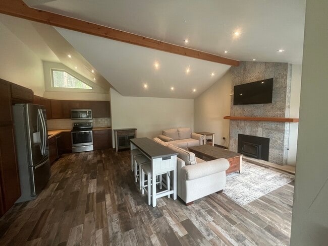 Building Photo - 776 Aspen Ln