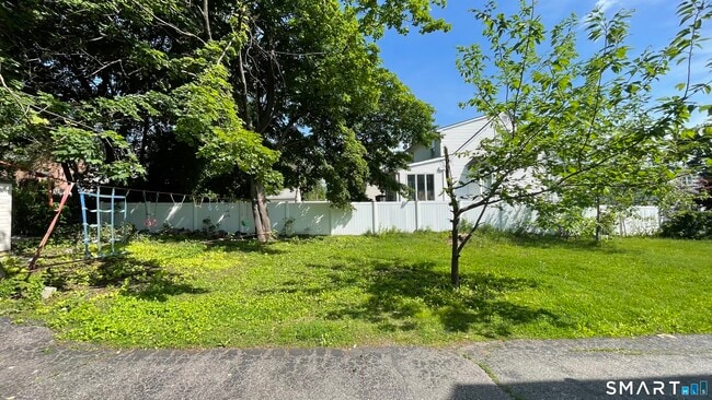 Building Photo - 182 Beechwood Ave