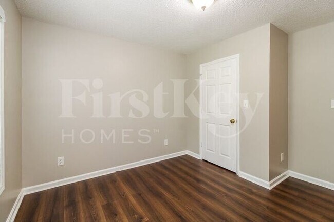 Building Photo - 400 Belmont Dr