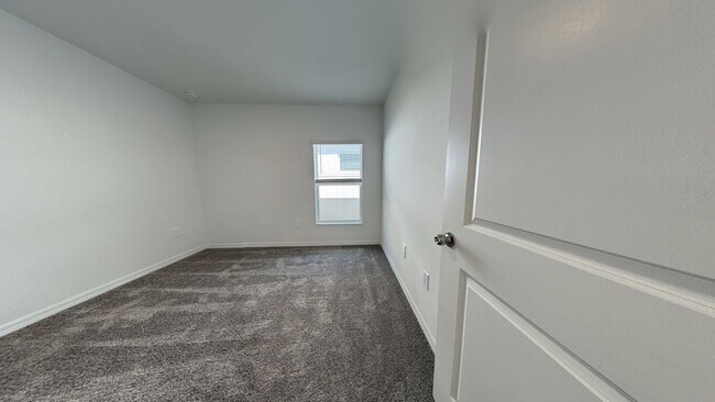 Building Photo - 1240 Tyler Lp