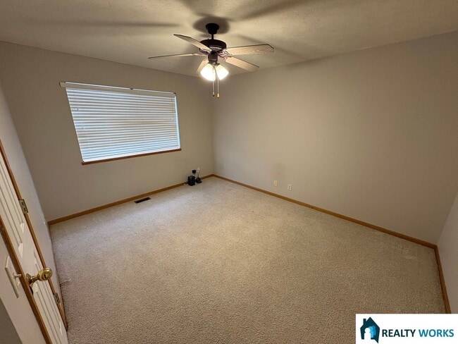 Building Photo - 3 bedroom townhome - SE Lincoln