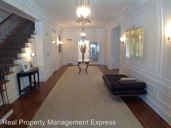 Building Photo - 1 W Penmarch Pl