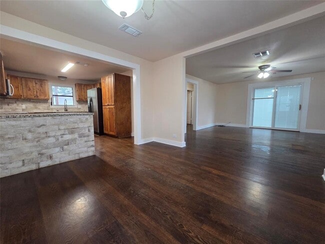 Building Photo - 3400 State Hwy 71