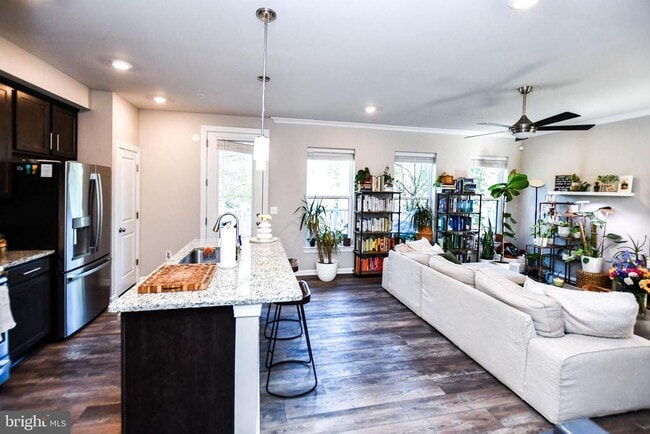 Building Photo - 5692 Stephanie Tessa Way