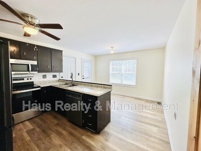 Building Photo - 3248 N Senseney Cir