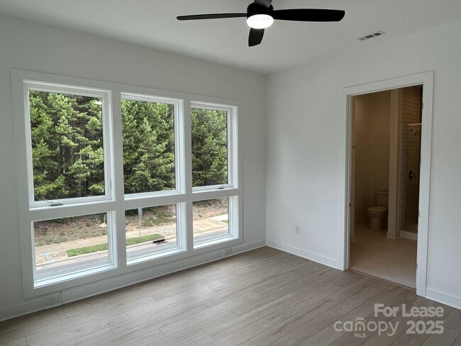 Building Photo - 19546 Greentree Way