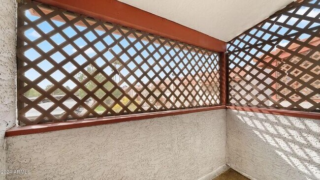 Building Photo - Upgraded 2 Bed, 2 Bath Condo - Available NOW!