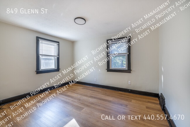 Building Photo - 849 Glenn St