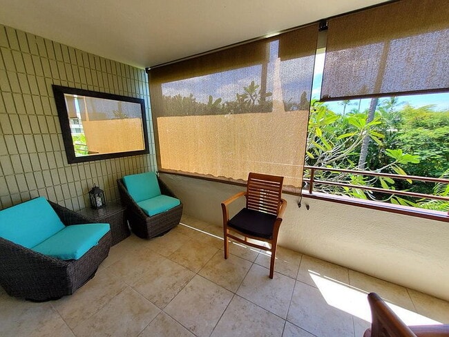 Building Photo - "Experience Island Living: Spacious 2-Bed, 2-Bath Retreat on Alii Drive!"