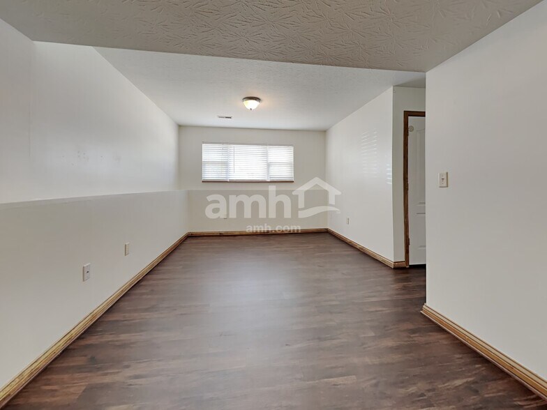 Building Photo - 599 Astoria Ct