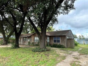 Building Photo - 13916 Reo St