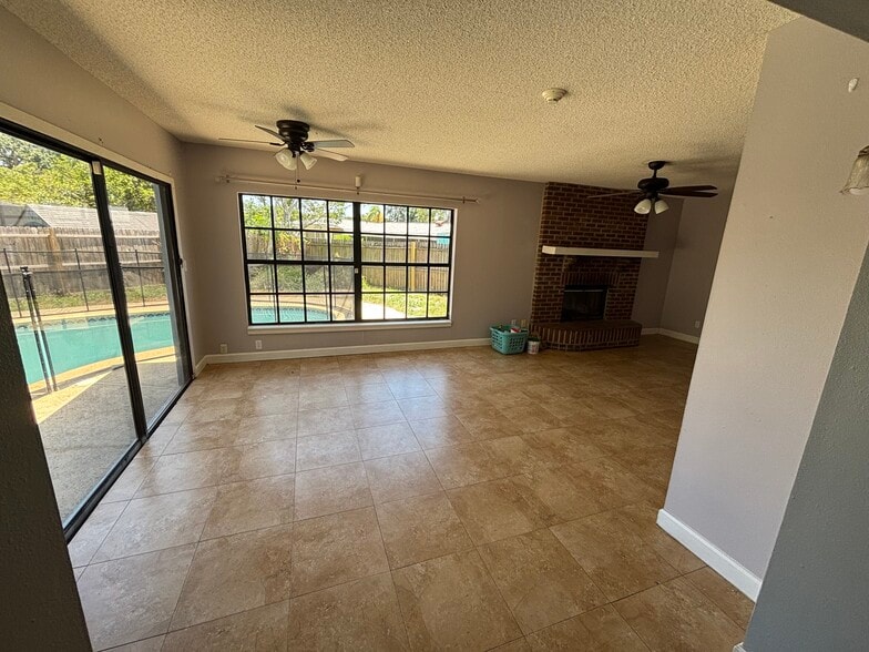 Building Photo - 6755 19th St N