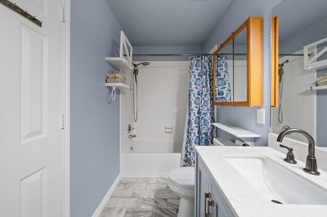 Building Photo - 5726 Westminster Village Dr