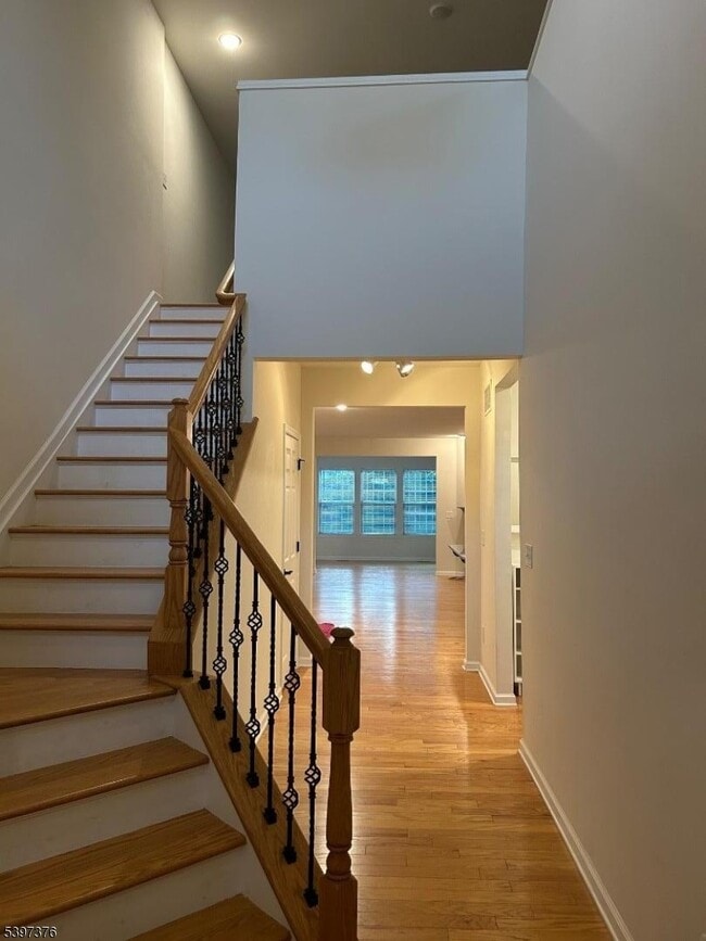 Building Photo - 5 Albert Ct