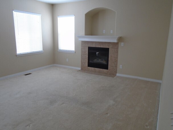 Building Photo - 3548 Maple Cir