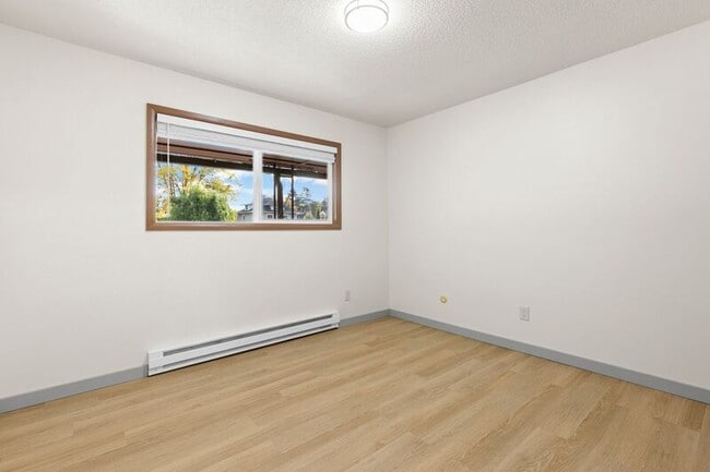 Building Photo - 2945 SE Washington St