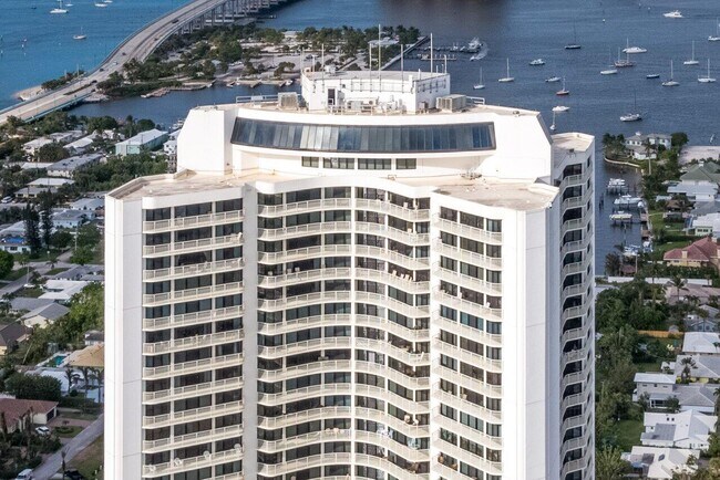 Building Photo - 3000 N Ocean Dr