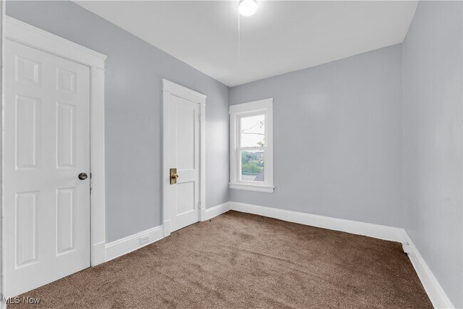 Building Photo - 3111 W 90th St