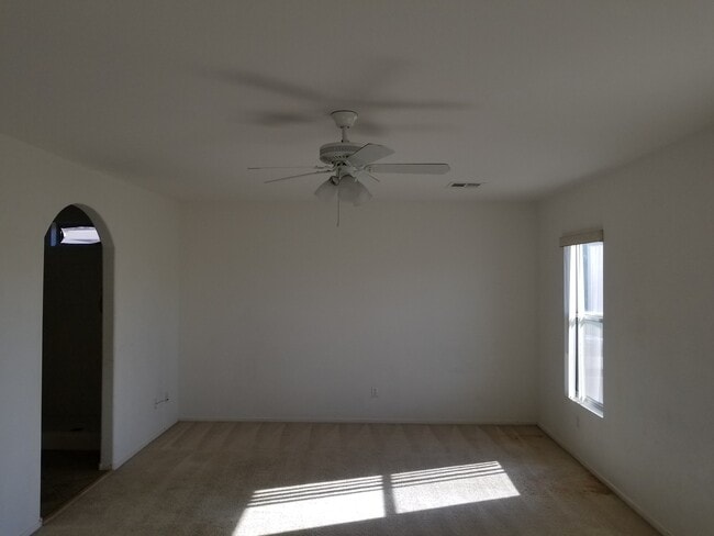 Building Photo - 5063 El Castano Ave