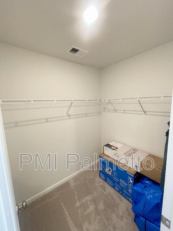 Building Photo - 633 Wooster Dr