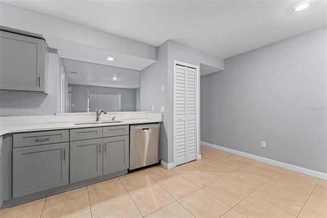 Building Photo - 3108 Windover Ave