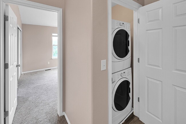 Building Photo - $2,050.00, 3 bed, 2.5 bath, located in Pal...