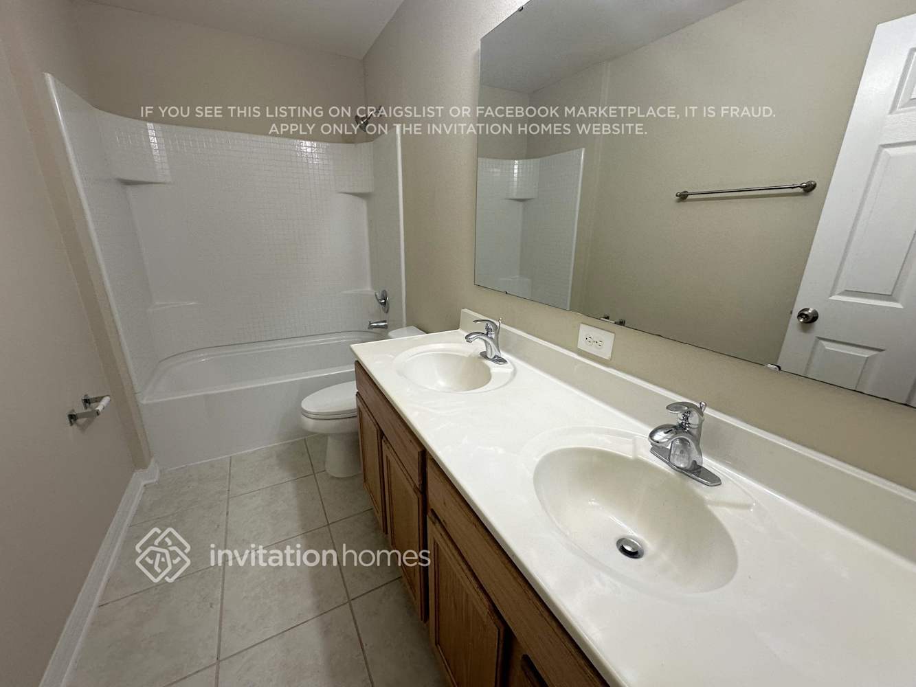 Building Photo - 3165 Hoover Dr