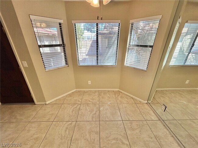 Building Photo - 749 Rock Springs Dr