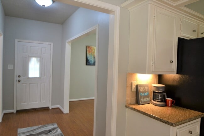 Building Photo - 15927 Tumbling Rapids Dr