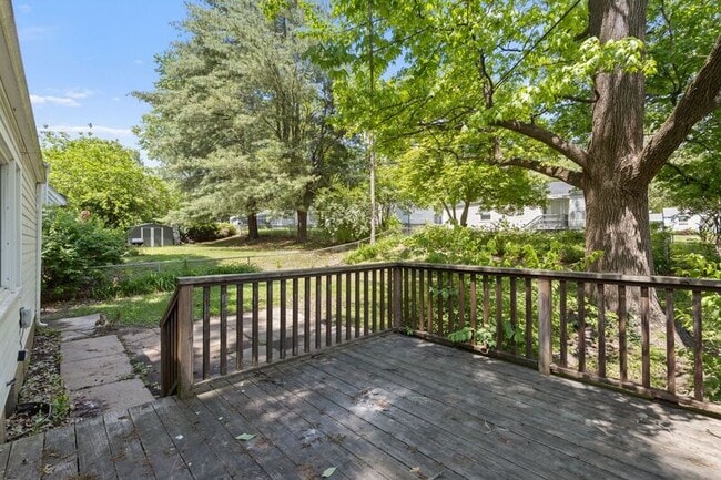 Building Photo - 1115 Bliss Dr