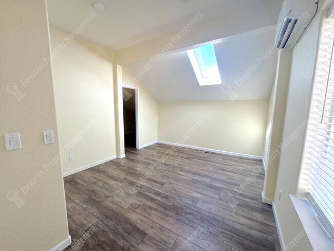 Building Photo - 4 BR Home in SE Bend with Canal Trail Access, Fenced Yard & Greenhouse