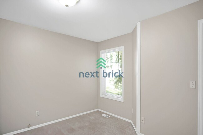 Building Photo - 3 Bed 2.5 Bath Townhome for Rent in Kirkland!