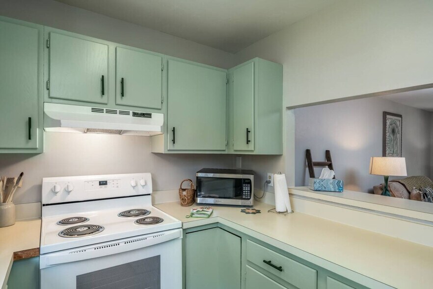 Building Photo - 2300 SW 43rd St